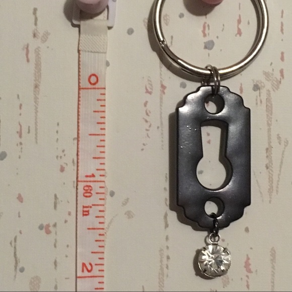 Keychain razor w sparkle keyhole goth steampunk - Picture 2 of 3